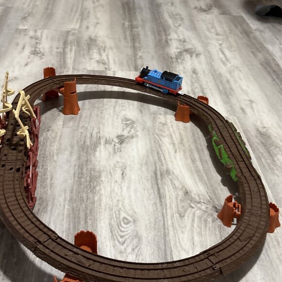 Thomas & Friends Track Master Shake Shake Bridge with Motorized Train Complete - Picture 11 of 14